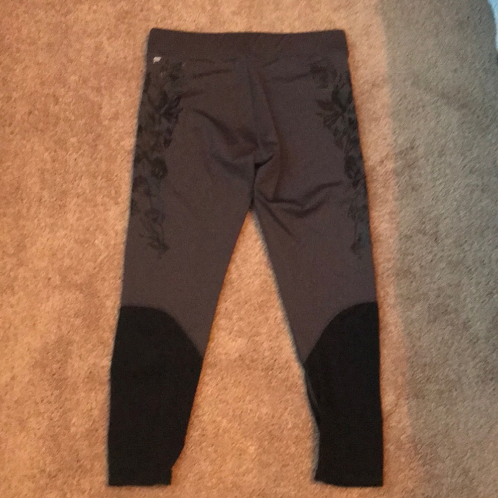 Fabletics Workout Capri’s - image 4